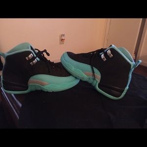 Air Jordan 12 retro GG (size 5.5) Unisex (SOLD🛑)